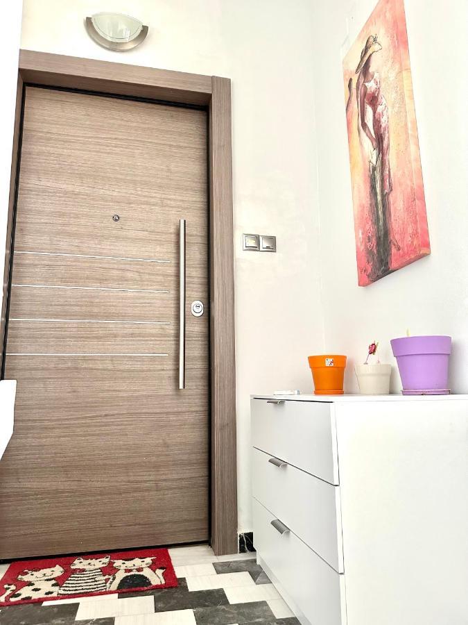 Cozy Apartment With Parking Near The City Center Aten Exteriör bild
