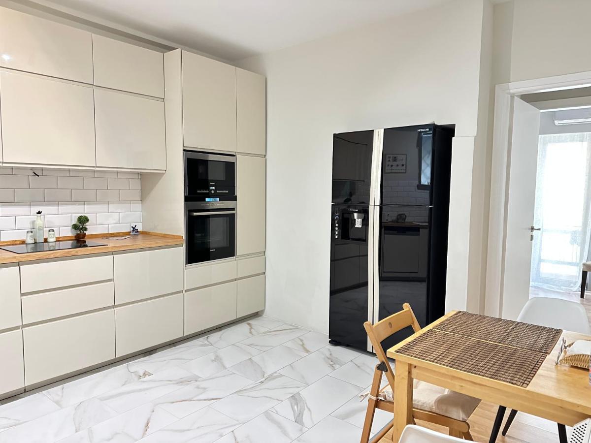 Cozy Apartment With Parking Near The City Center Aten Exteriör bild