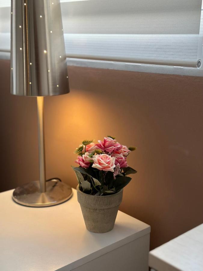 Cozy Apartment With Parking Near The City Center Aten Exteriör bild