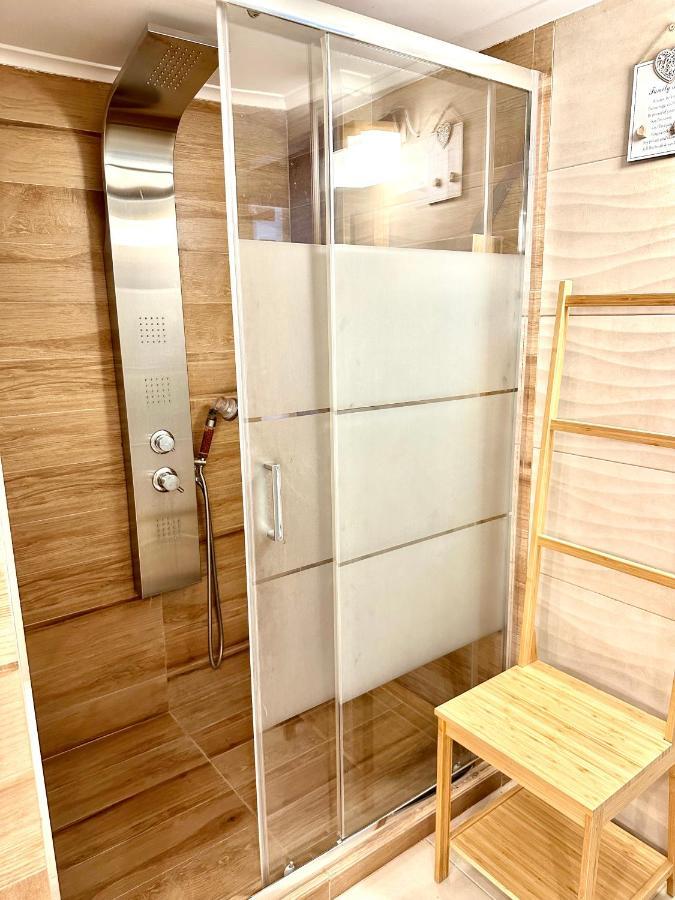 Cozy Apartment With Parking Near The City Center Aten Exteriör bild
