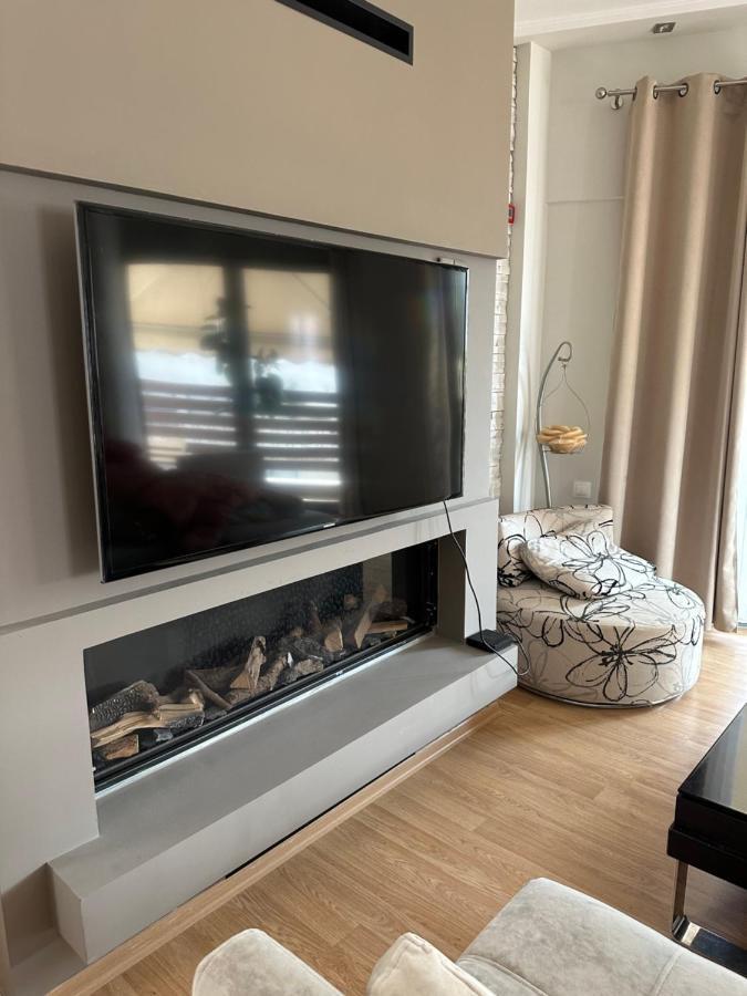 Cozy Apartment With Parking Near The City Center Aten Exteriör bild